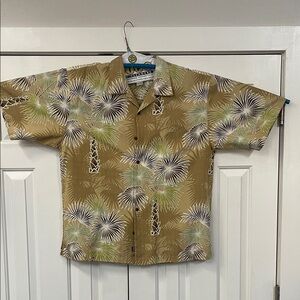 Gorgeous, spotless, like new Tommy Bahama, 100% silk Olive and Cream Palm Shirt